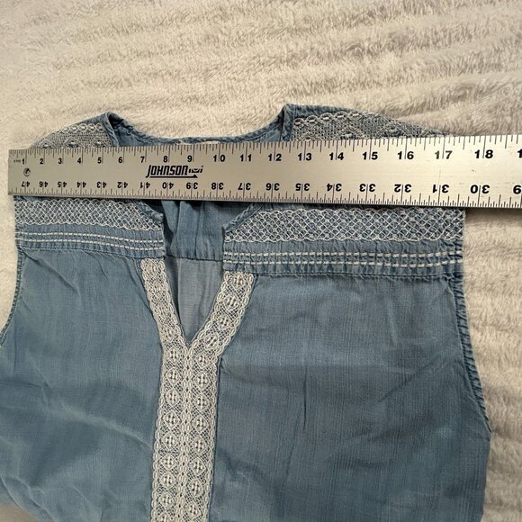 Neiman Marcus Women's Sleeveless Embroidered Shift Mini Dress Chambray Sz Medium - Picture 5 of 7